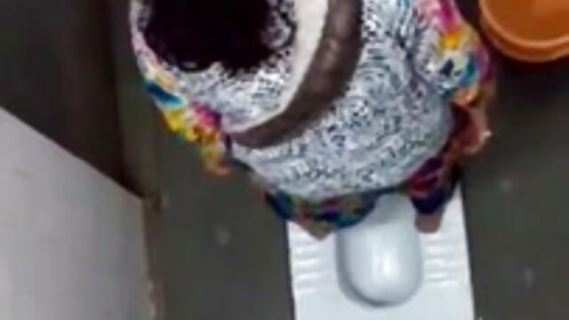 سبینا سیاہ گدی کو بچانے پورن پسر جوان کے