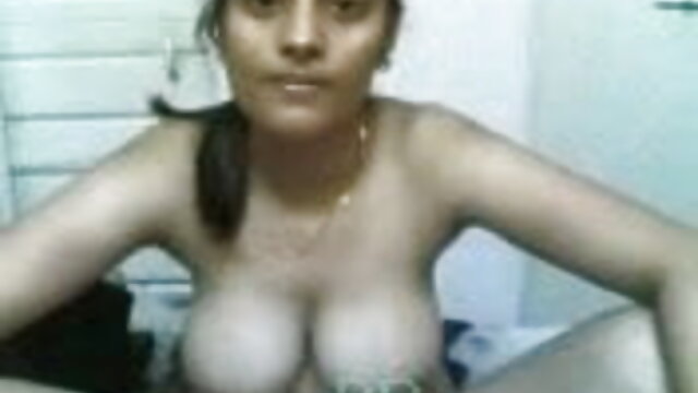 ماں کی کلاسیک پورن خوبصورتی
