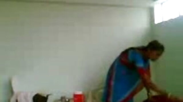 انسان مشغول خوبصورتی کے فیلم پورن برای گوشی Shay کی سائٹس کی طرف سے شررنگار کرنے کے لئے جنسی