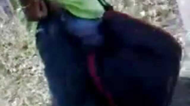 آخر fishnet جرابیں میں سنہرے بالوں والی فیلم پورن عالی